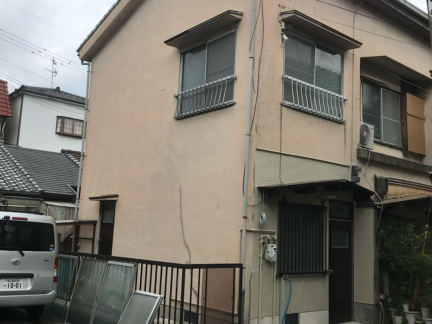 摂津市正雀4丁目テラスハウス（連棟住宅）